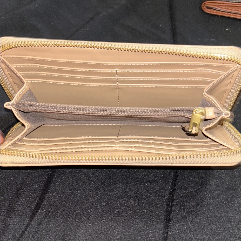 Calvin Klein Black and Tan Zip Wallet - Picture 2 of 4